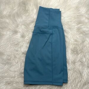 Ptula Yvette Short 6”